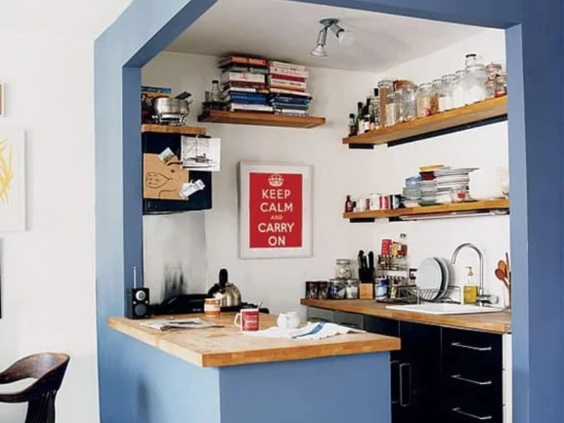 Small kitchen renovation by VPD